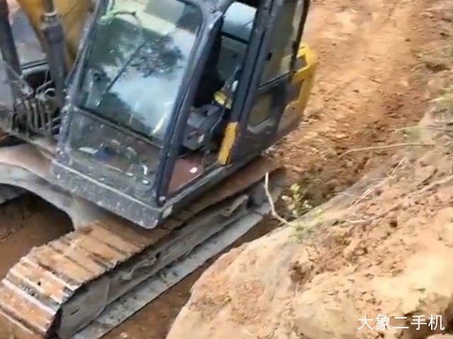 徐工 XE135D 挖掘机