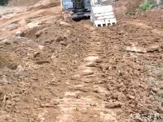 徐工 XE135D 挖掘机