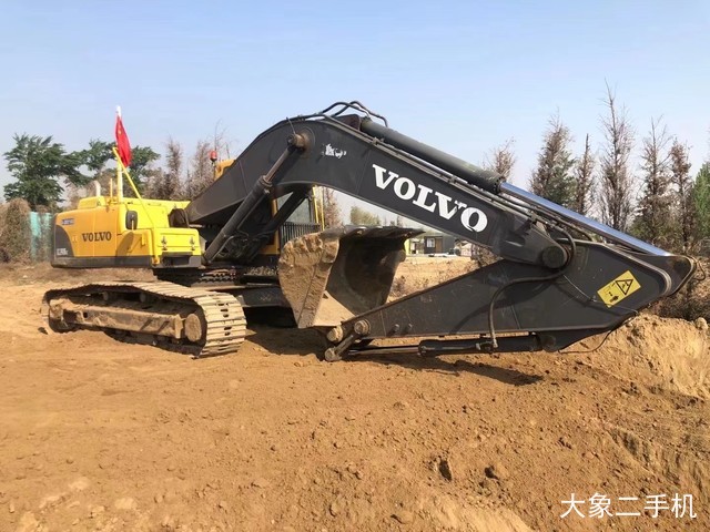 沃尔沃 EC290BLC 挖掘机