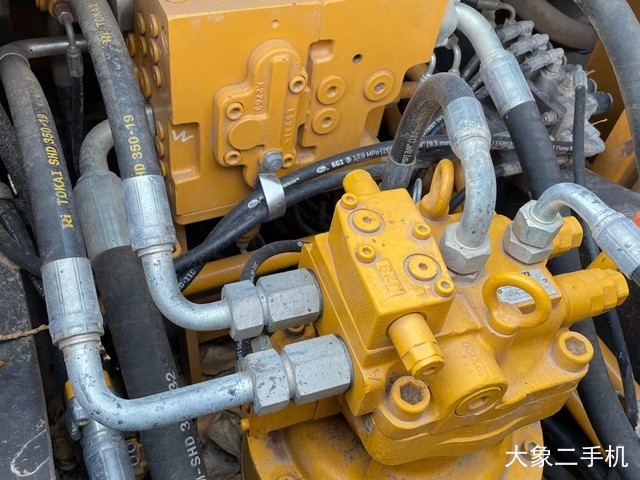 三一重工 SY215C-10 挖掘机