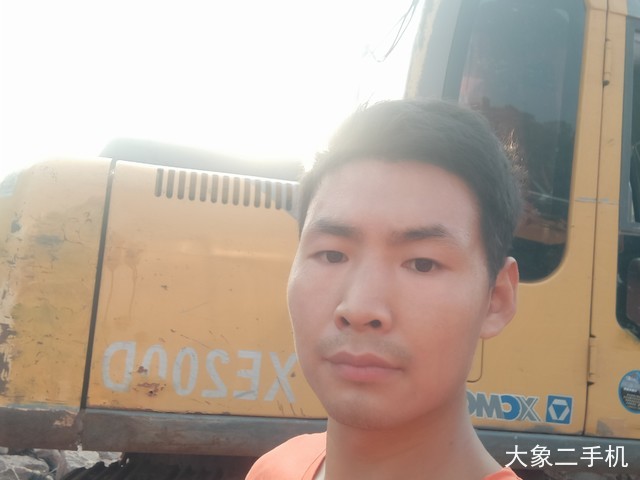 徐工 XE150 挖掘机