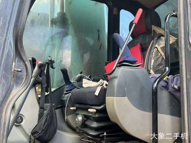 神钢 SK130-8 挖掘机