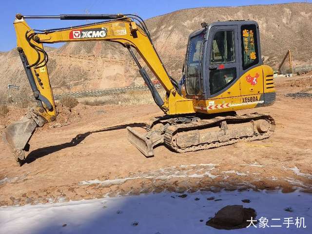 徐工 XE55D 挖掘机