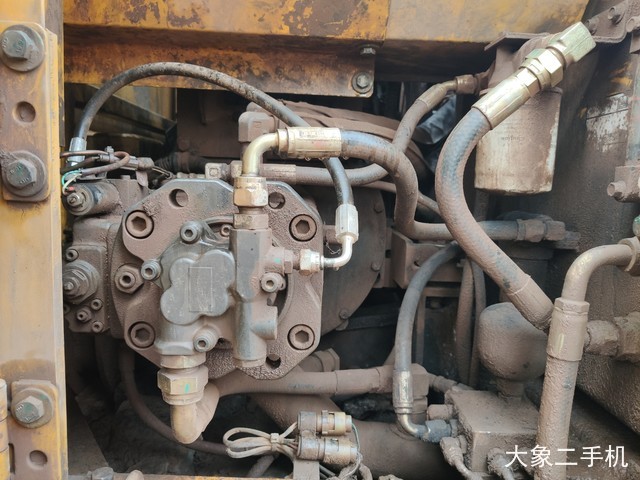 山东临工 LG6150 挖掘机