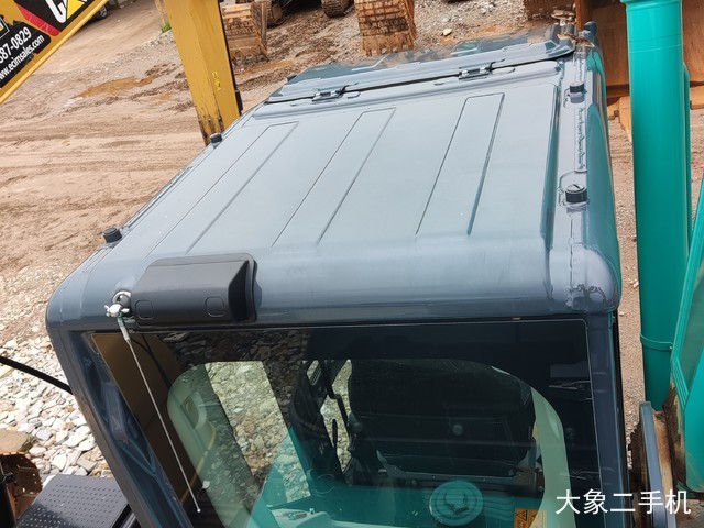 神钢 PC240LC-8 挖掘机