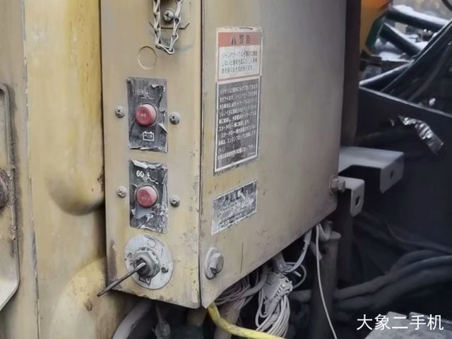 卡特彼勒 320B 挖掘机