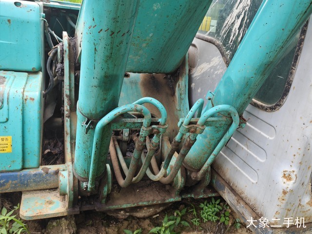 神钢 SK210-6E 挖掘机