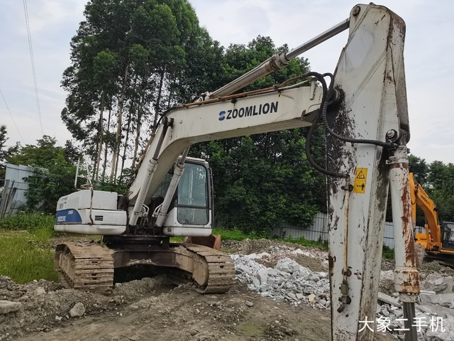中联重科 ZE230E 挖掘机