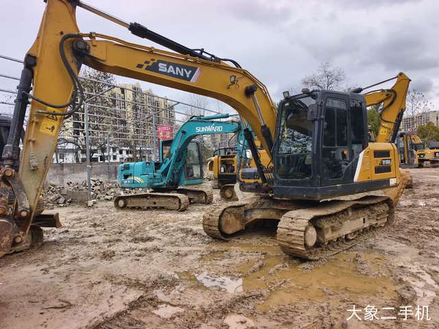 三一重工 SY135C 挖掘机