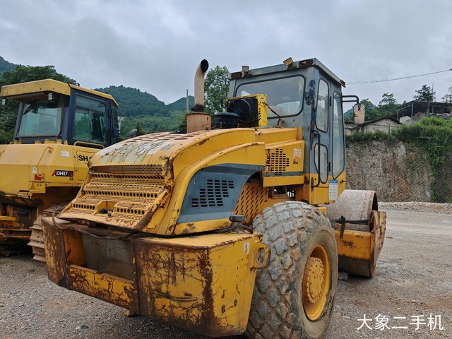 龙工 LG518B机械驱动 压路机