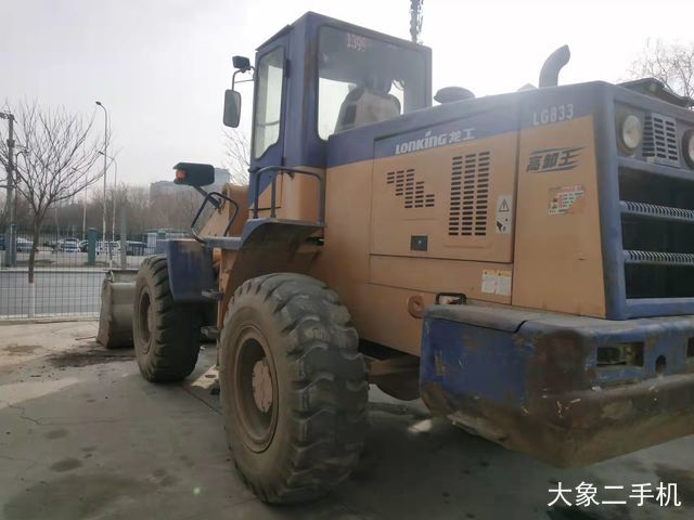 龙工 LG833 装载机