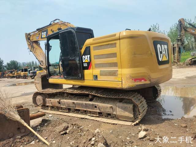 卡特彼勒 新一代Cat®323液压 挖掘机
