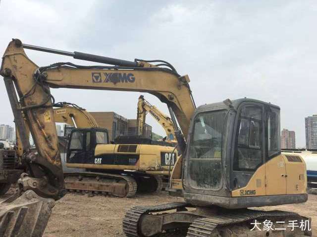 徐工 XE80D 挖掘机