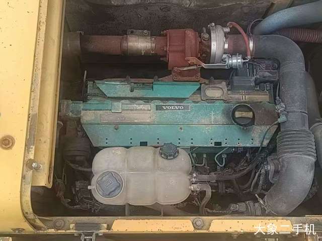 沃尔沃 EC210 挖掘机