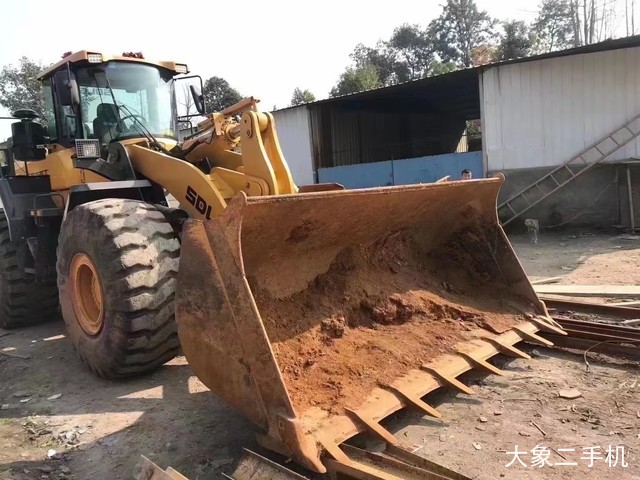 山东临工 L968F 装载机