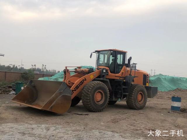 英轩重工 YX667H 装载机