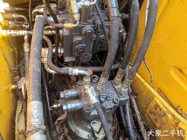 龙工 LG6150 挖掘机