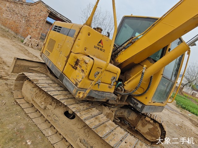 山东临工 E680F 挖掘机