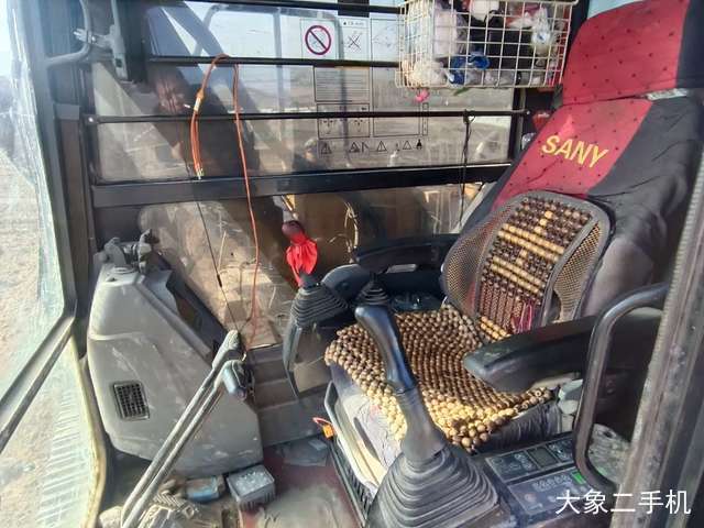 三一重工 SY75C-10 挖掘机