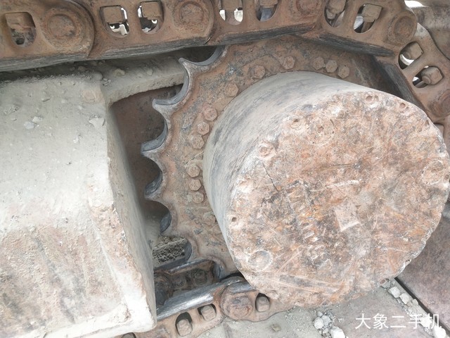 现代 R225LC-7 挖掘机