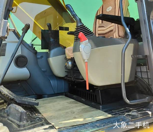 小松 PC200-8N1 挖掘机