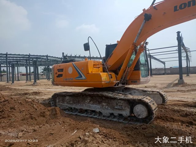 龙工 LG6225E 挖掘机