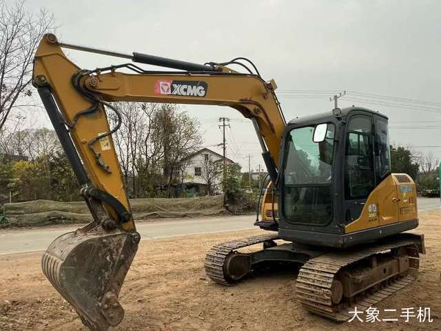 徐工 XE75D 挖掘机