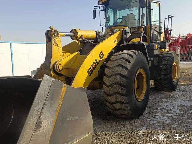 山东临工 L955F 装载机