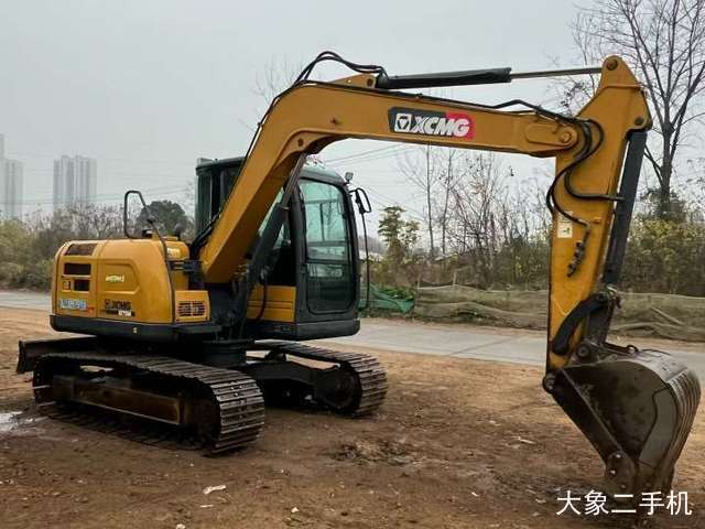 徐工 XE75D 挖掘机