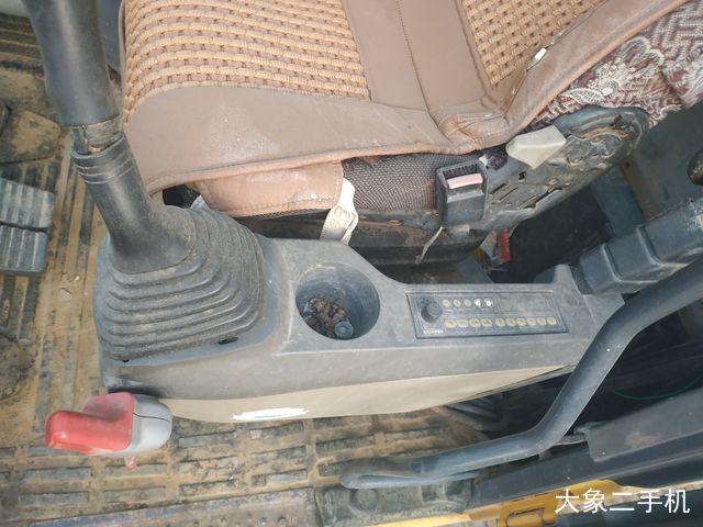 小松 PC220-8 挖掘机