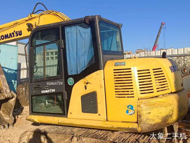 小松 PC270-8 挖掘机