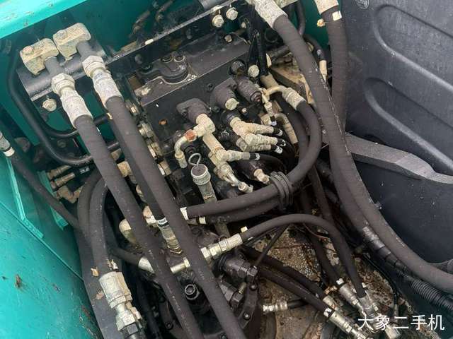 神钢 SK140LC-8 挖掘机