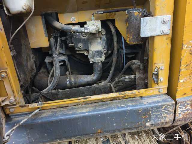 徐工 XE75D 挖掘机