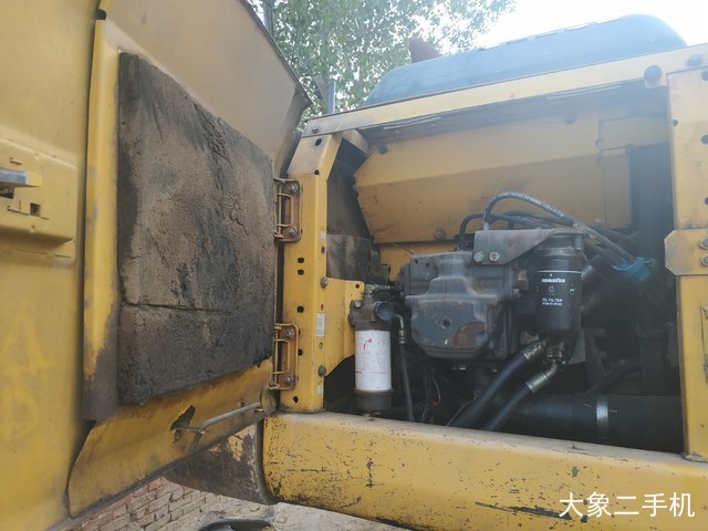 小松 PC220-8 挖掘机