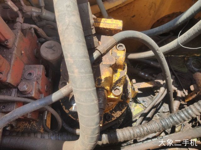 现代 R225-7 挖掘机