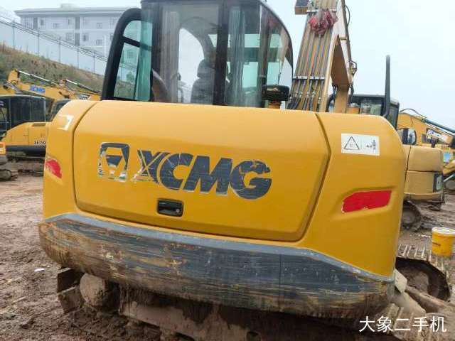 徐工 XE75D 挖掘机