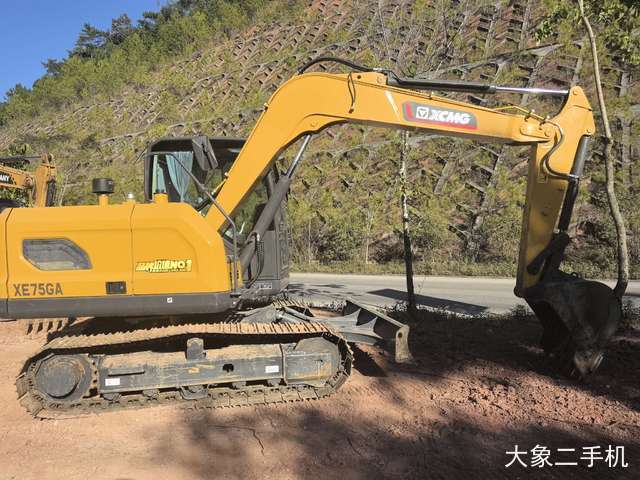 徐工 XE75G 挖掘机