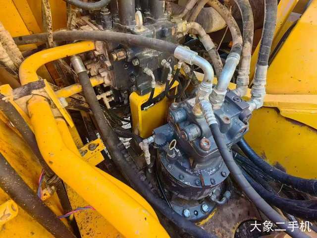 龙工 LG6225E 挖掘机