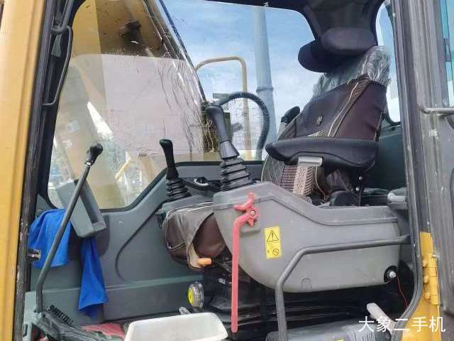 山东临工 E6135F 挖掘机