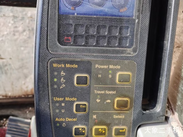 现代 R225LC-7 挖掘机