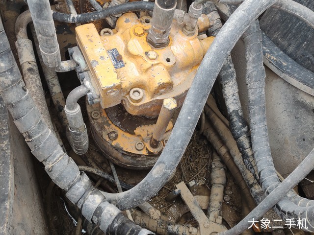 现代 R225LC-7 挖掘机