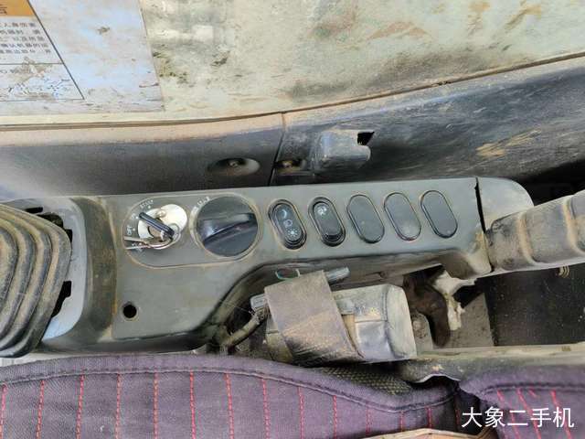 小松 PC220-8 挖掘机