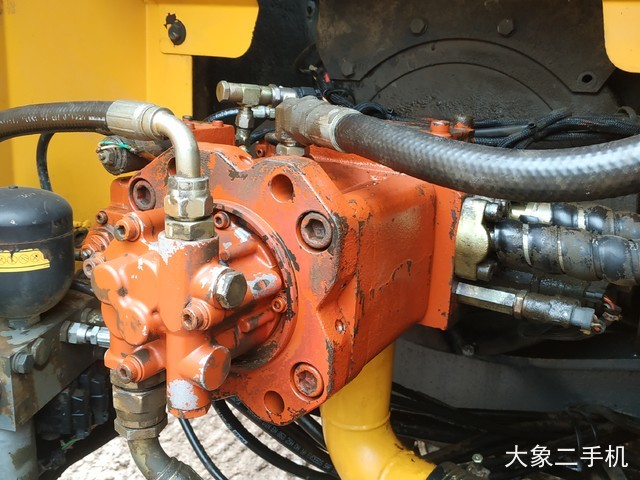 现代 R150LC-9 挖掘机