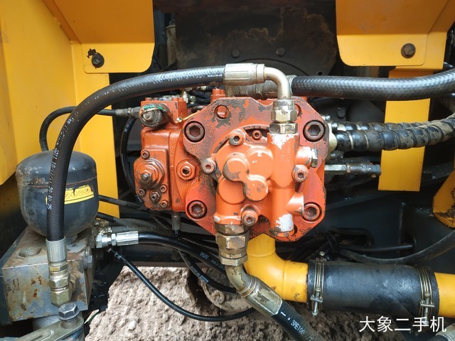 现代 R150LC-9 挖掘机