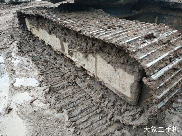 现代 R150LC-9 挖掘机