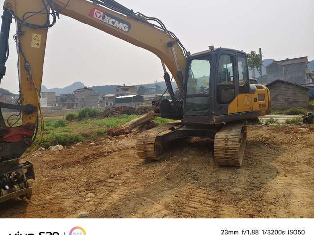 徐工 XE135D 挖掘机