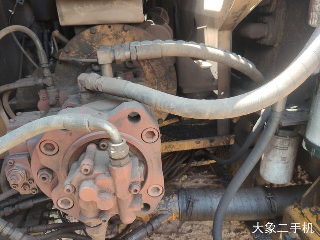 现代 R225-7 挖掘机