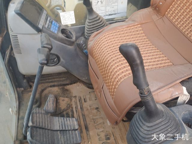 小松 PC220-8 挖掘机