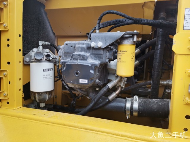 小松 PC240-8N1 挖掘机