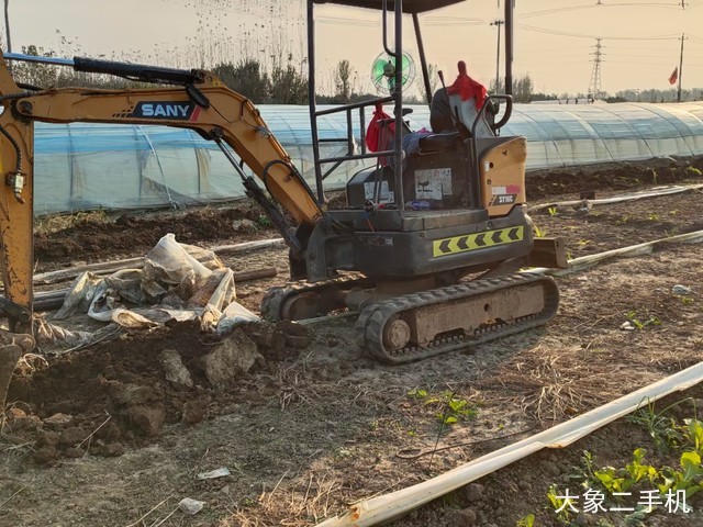 三一重工 SY16C 挖掘机